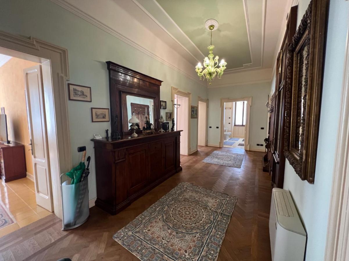 Вилла Residenza Porta Brescia Пескьера-дель-Гарда Экстерьер фото
