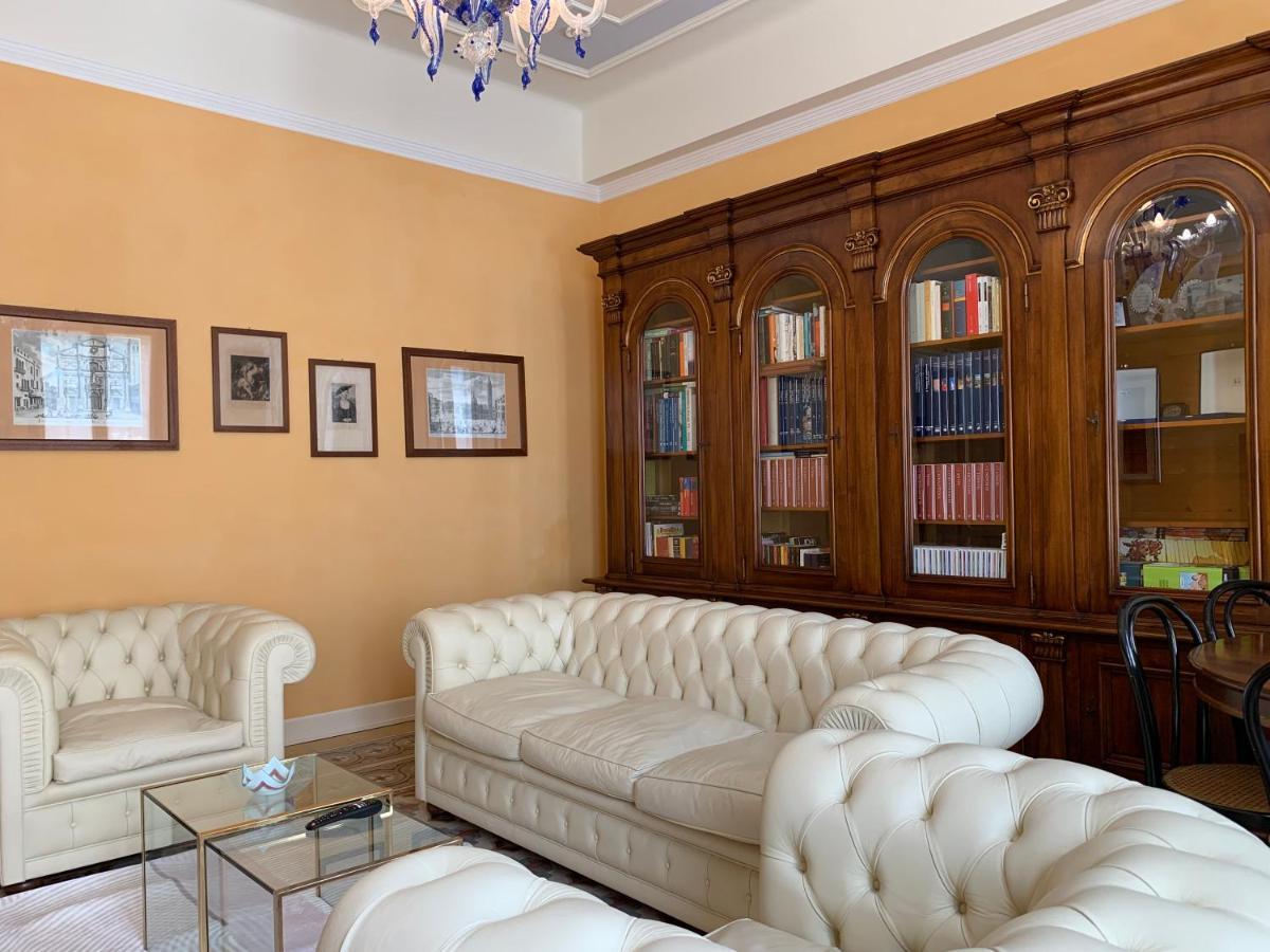 Вилла Residenza Porta Brescia Пескьера-дель-Гарда Экстерьер фото