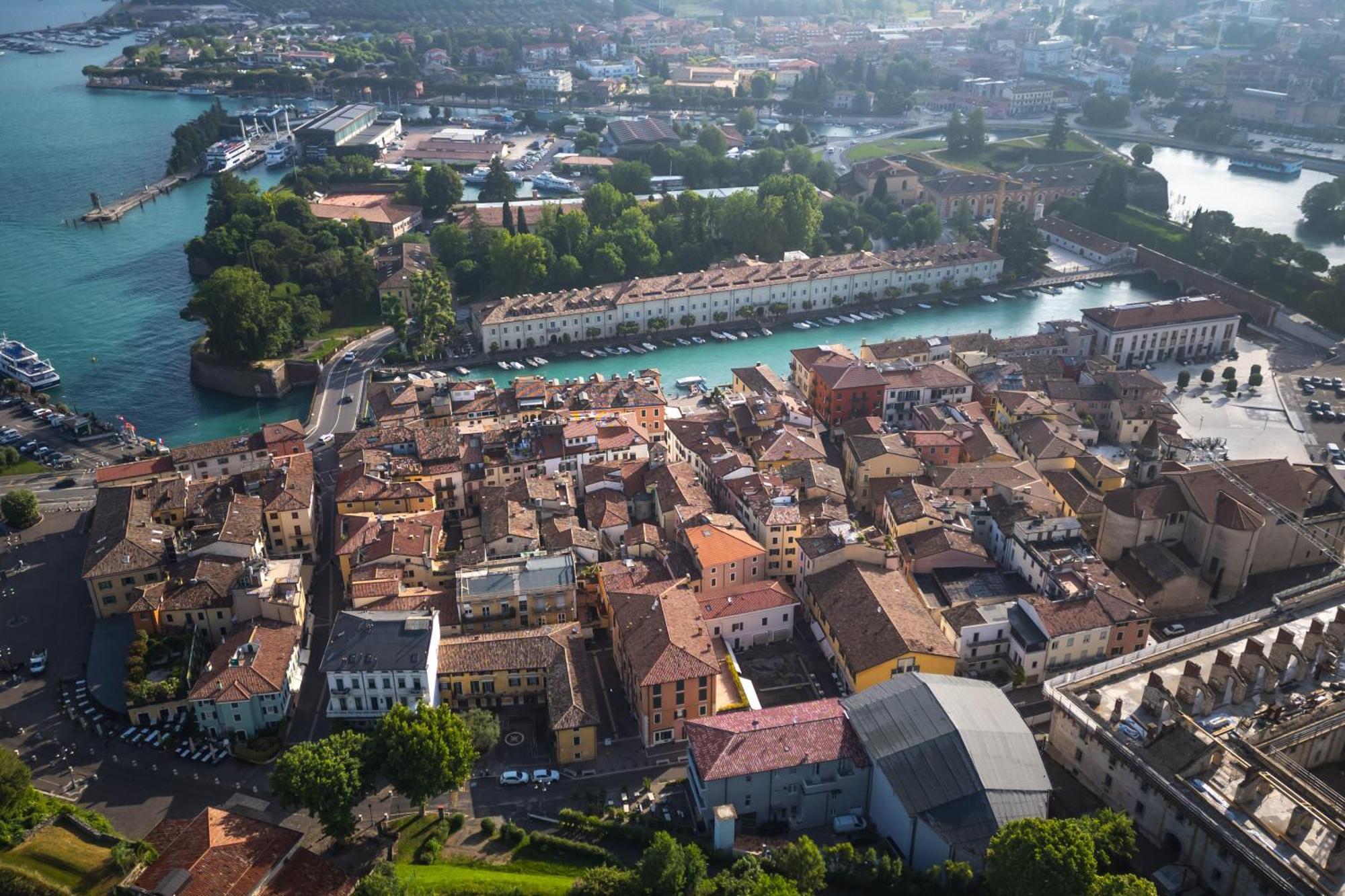 Вилла Residenza Porta Brescia Пескьера-дель-Гарда Экстерьер фото